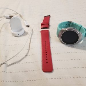 White/silver Samsung Gear S2